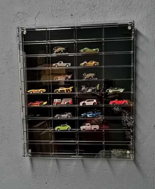 Hotwheels 1/64 scales Acrylic Display rack. Takes 40 cars