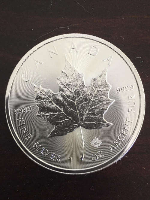 2018 ONE OZ SILVER CANADIAN MAPLE LEAF  -  UNC CONDITION- LOW START