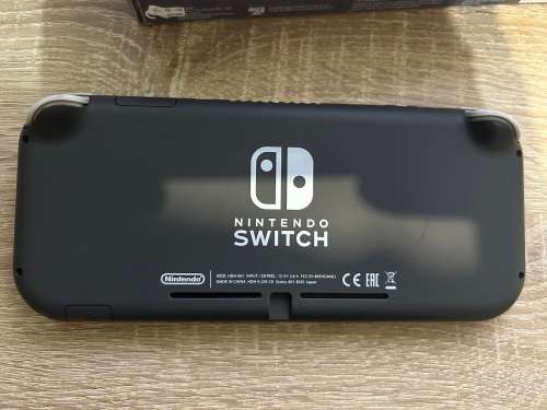 Nintendo Switch Lite + 1 Game + Accessories