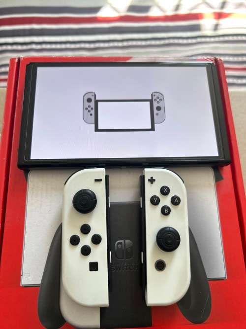 Switch Oled White + 128GB Memory Card+ 2 Games