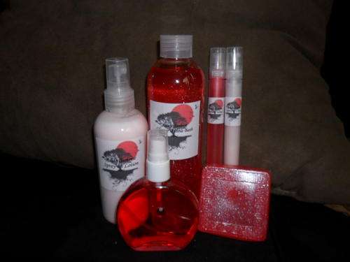 Perfume giftpack - perfume, bubblebath, spray-on lotion and soap