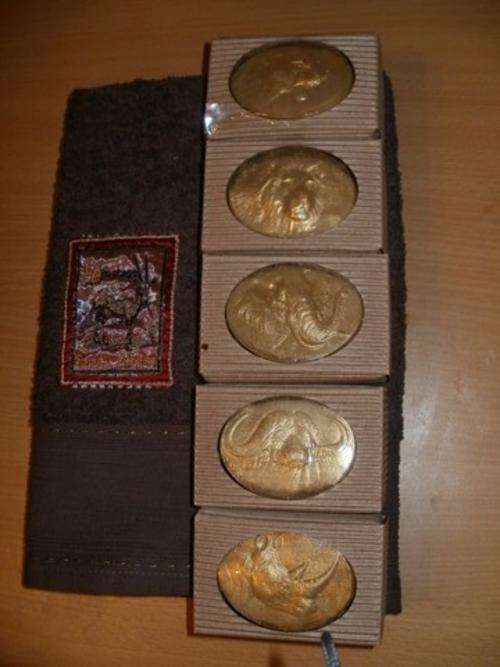 Set of big 5 soaps 50g each and an african theme handtowel - Baobab fragrance