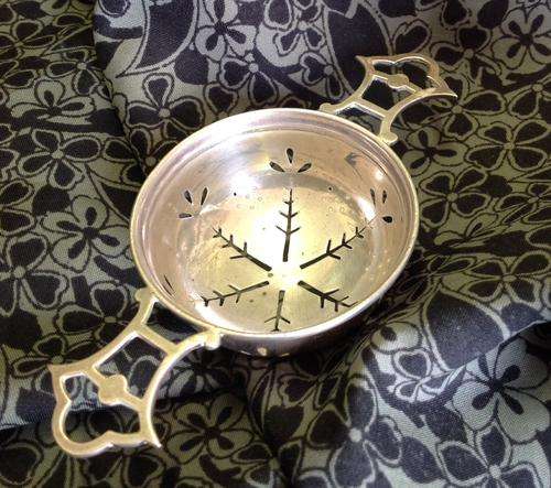 Hallmarked. Walker and hall, 1930 tea strainer. Free mason stamped . Carbon lodge.