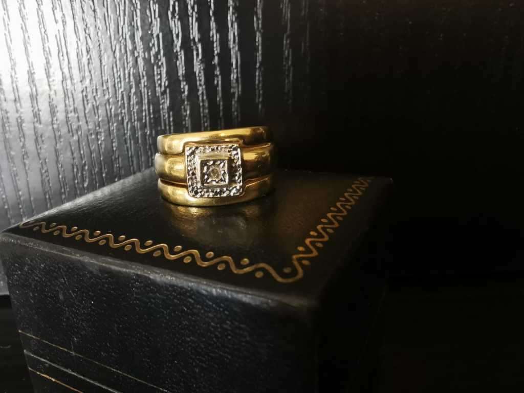 18 CT GOLD TRIPSET