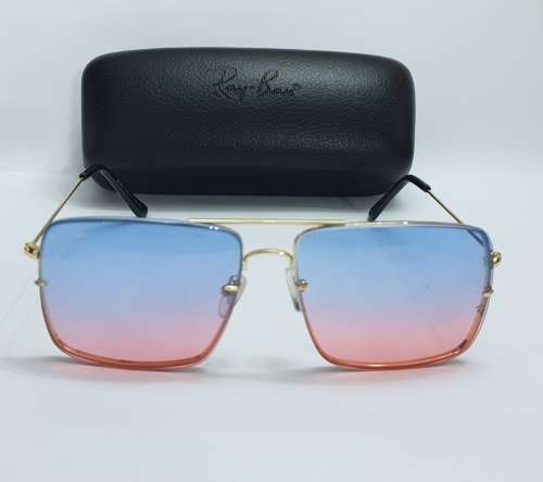 Ray-Ban Caravan Sunglasses with blue and pink lens