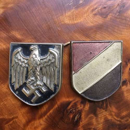 Third Reich pith helmet badge