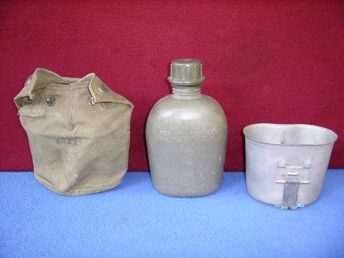 PRE 1994-S.A.D.F.COMPLETE WATER BOTTLE.(POUCH,FIRE-BUCKET & BOTTLE)Crazy Wed Auction.R1.00 START.