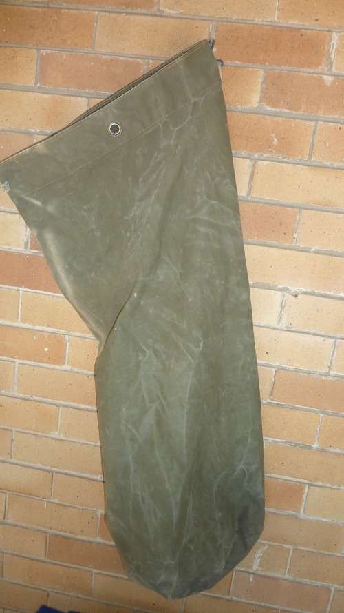 8)A RHODESIAN ARMY- DUFFLE BAG-(BALSAK)-USED IN THE RHODESIAN BUSH WAR-LOW START!