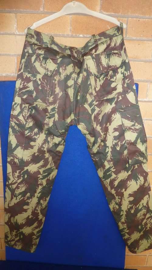 8) PORTUGEUSE / CUBAN -LIZARD PATTERN-CAMO TROUSER-FADM-FAUMIL-SIZE 3 ( MADE IN MOSAMBIQUE)-LOW STAR
