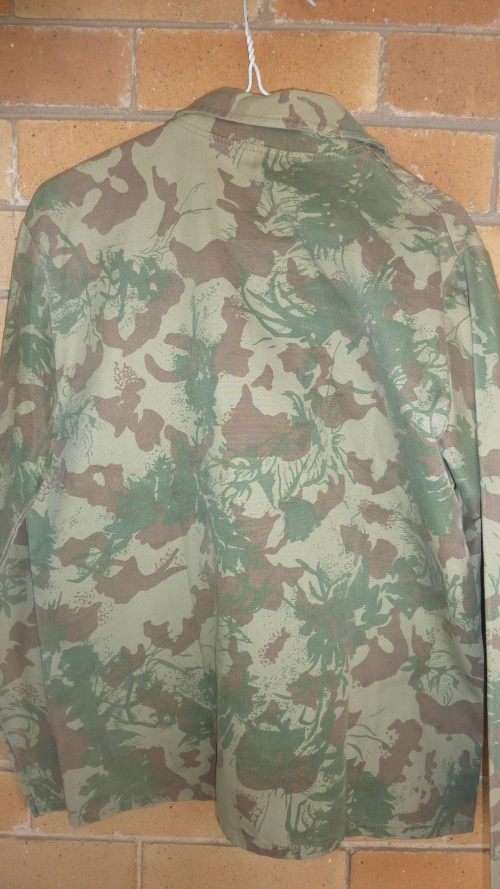 8) A PRE 1994 SOUTH AFRICAN POLICE-CAMO-ZIP UP-WORK OVERALL-TOP-92 CM / 36-SLIGHT FADE-LOW START