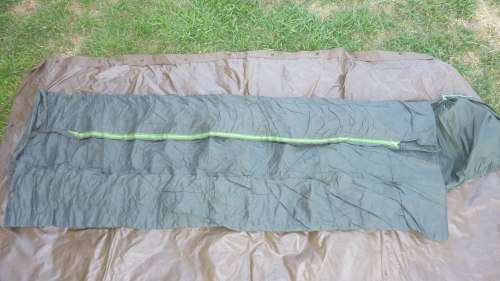 1) A RHODESIAN ISSUE SLEEPING BAG-MANUFATURED BY SONNY PRODUCTS-GOOD CONDITION-LOW START!