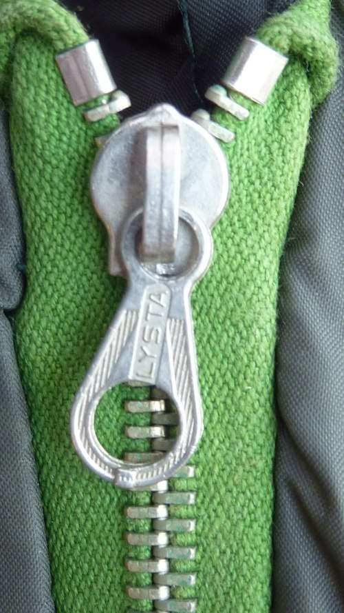 1) A RHODESIAN ISSUE SLEEPING BAG-MANUFATURED BY SONNY PRODUCTS-GOOD CONDITION-LOW START!