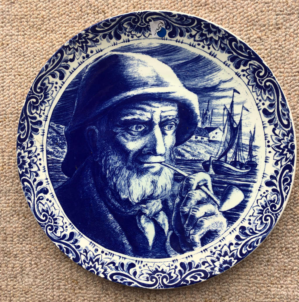 DELFT LARGE PLATE BOCH CHARGER
