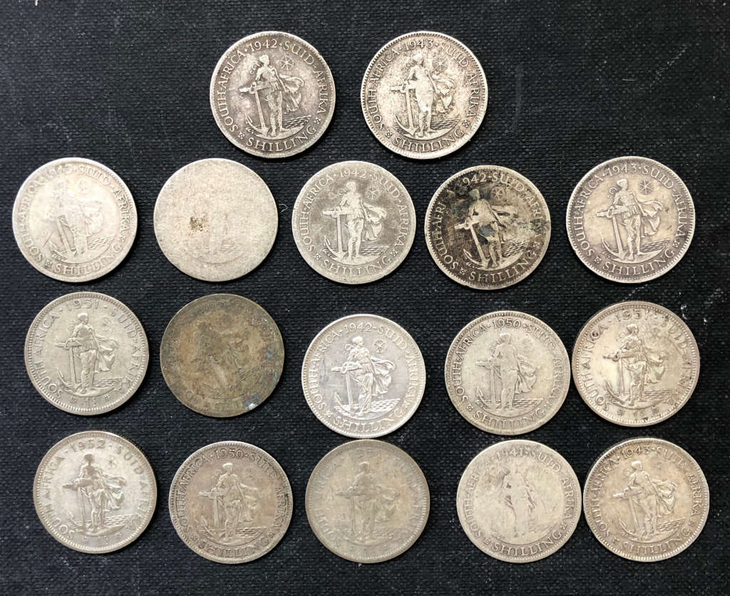 SILVER ONE SHILLING COLLECTION OF 17 GEORGE VI UNION OF SOUTH AFRICA 1940 TO 1952
