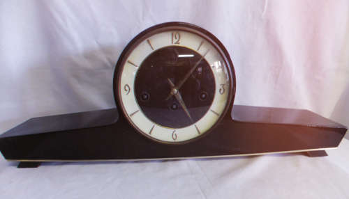 Napoleon Bonaparte Hat Chiming Mantle Clock