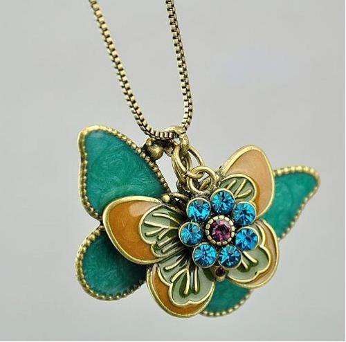 Women's Retro Butterfly Pendant