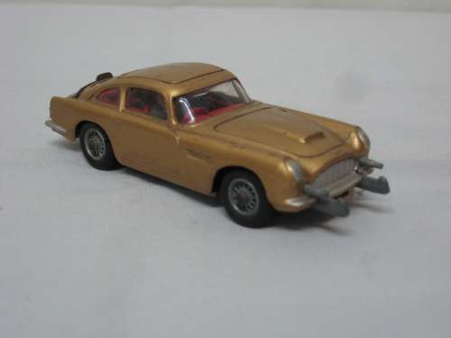 Corgi James Bond Aston Martin - No 261
