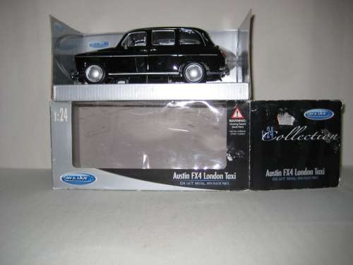 Austin FX4 London Taxi  No 2450W - Scale 1/24