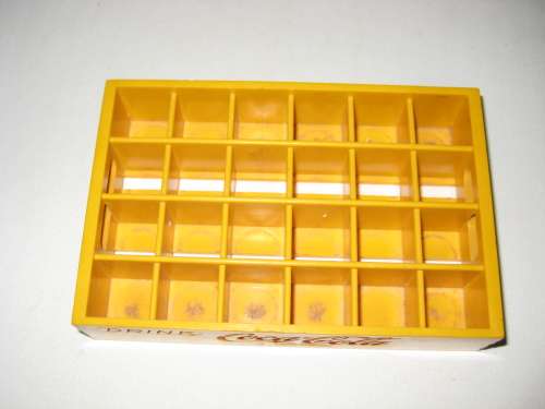 Coca-Cola 24 Miniatures Bottles Plastic crate - Only Crate