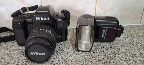 Nikon Camera F90 + Nikon AF Nikkor Lens 28 - 70 mm 1 : 35 - 4.5D - Nikon Speedlight Flash SB -25