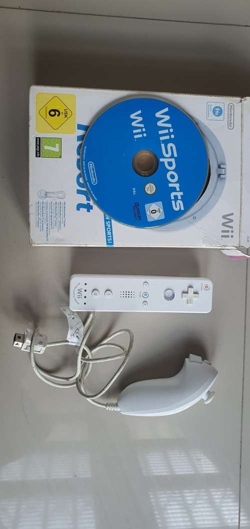 Wii Sports Resorts Bundle - Wiimote Motion Plus + Nunchuck