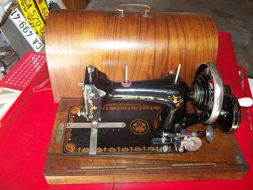 Harris No. 1 H sewing manhine made in Birmingham 1873