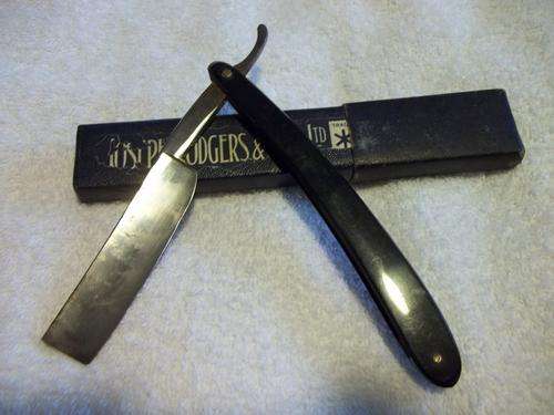 VINTAGE STRAIGHT RAZOR (CUT THROAT)