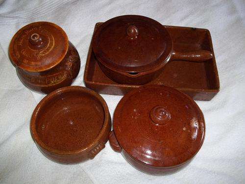 8 PIECE BAKEWARE SET (SIMILAR TO ARGILLA)