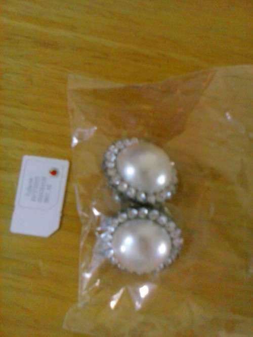 Brooch and ear studs - one lot