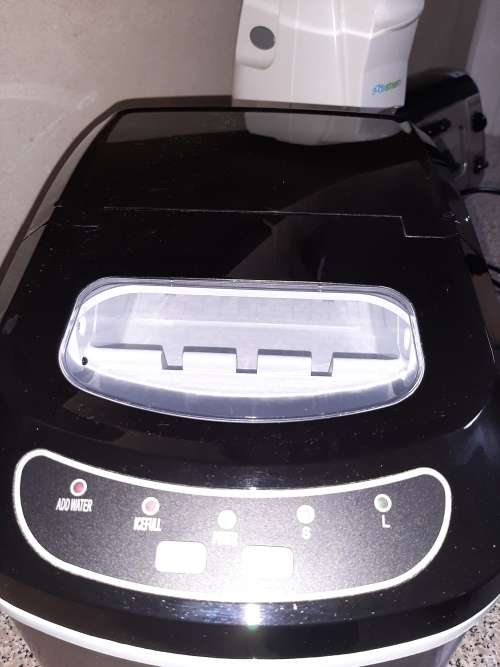 Russel Hobbs Ice Maker