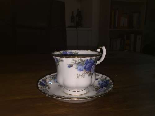 ROYAL ALBERT MOONLIGHT ROSES TRIO