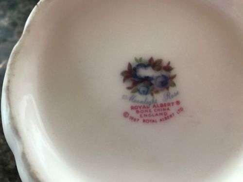 ROYAL ALBERT MOONLIGHT ROSES SUCREIR