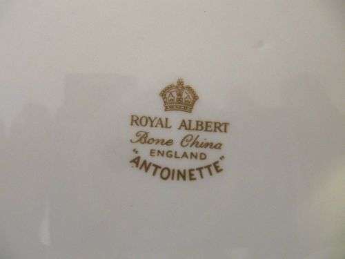 ROYAL ALBERT ANTIONETTE SUCREIR