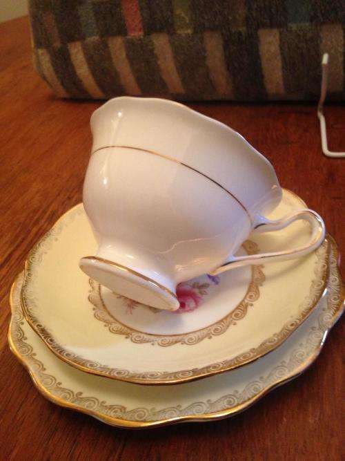 ROYAL ALBERT UN NAMED CROWN TRIO CC1927