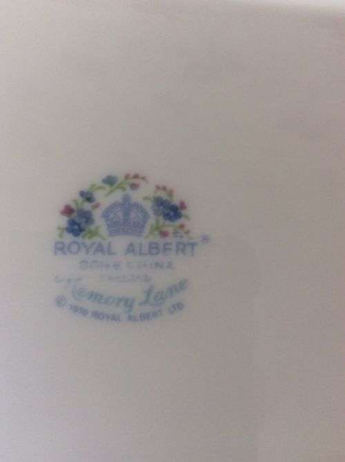 ROYAL ALBERT MEMORY LANE SANDWICH PLATE