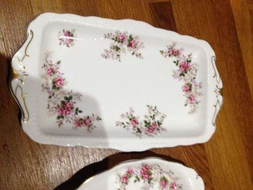 ROYAL ALBERT LAVENDER ROSE SANDWICH PLATE
