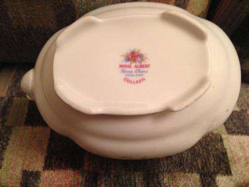 ROYAL ALBERT COLLEEN TEAPOT