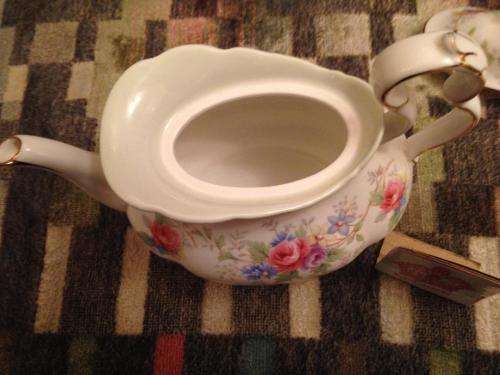 ROYAL ALBERT COLLEEN TEAPOT