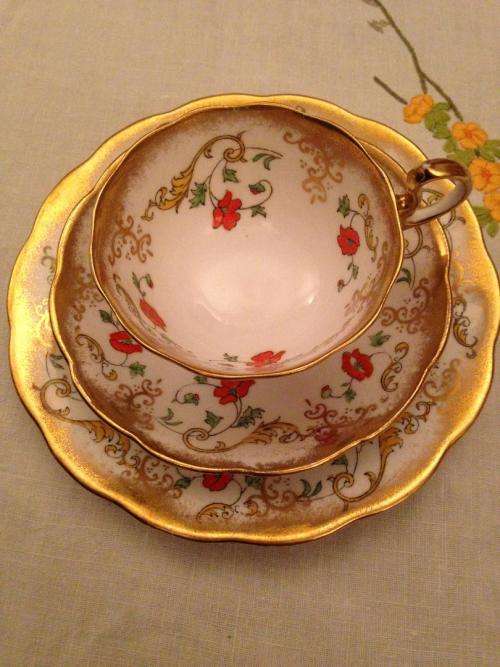 ROYAL ALBERT UN NAMED CROWN TRIO CC1927