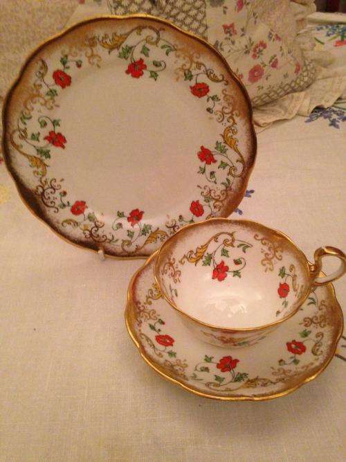 ROYAL ALBERT UN NAMED CROWN TRIO CC1927