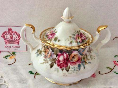 ROYAL ALBERT AUTUMN ROSES LIDDED SUGAR BOWL