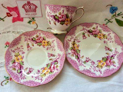 ROYAL ALBERT PINK LOVELACE TRIO--VERY RARE