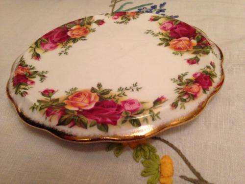 ROYAL ALBERT TEAPOT TRIVET
