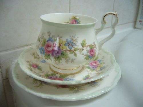 R0YAL ALBERT COLLEEN TRIO