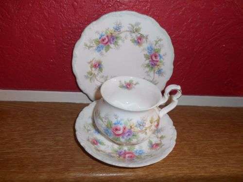 R0YAL ALBERT COLLEEN TRIO