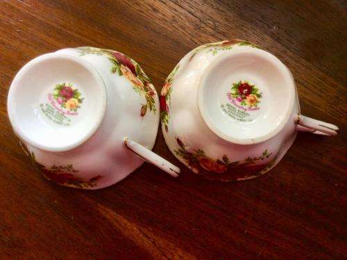 ROYAL ALBERT COUNTRY ROSES TEA FOR TWO