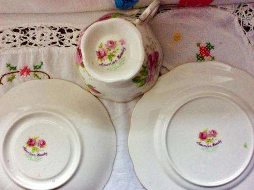 ROYAL ALBERT AMERICAN BEAUTY TRIO