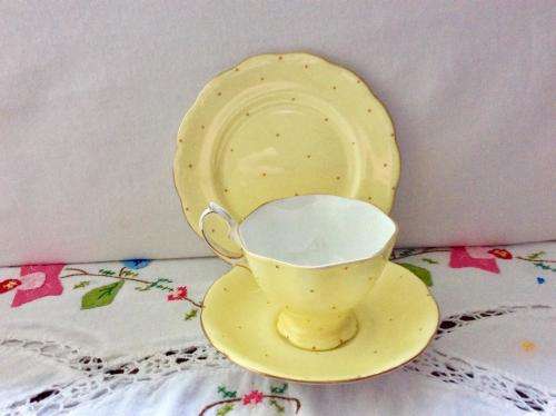 ROYAL ALBERT YELLOW POLKA TRIO.