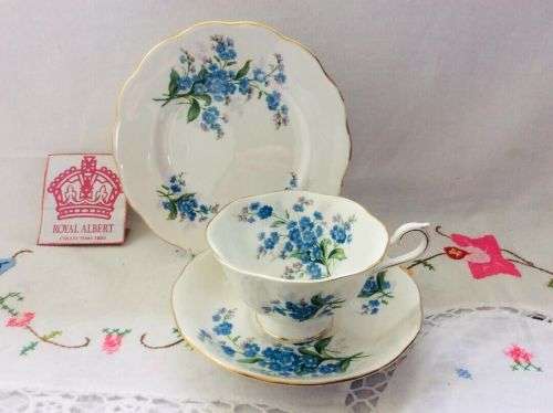 ROYAL ALBERT FORGET ME NOT TRIO---AVON CUP