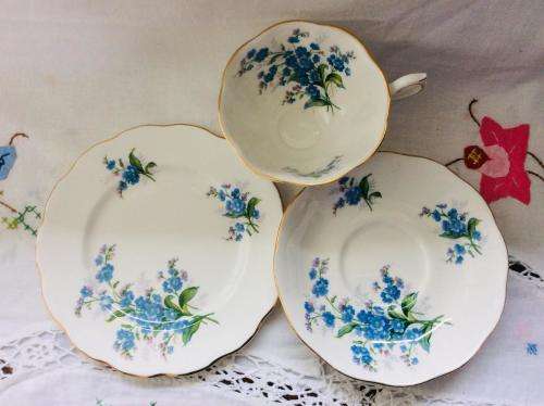 ROYAL ALBERT FORGET ME NOT TRIO---AVON CUP